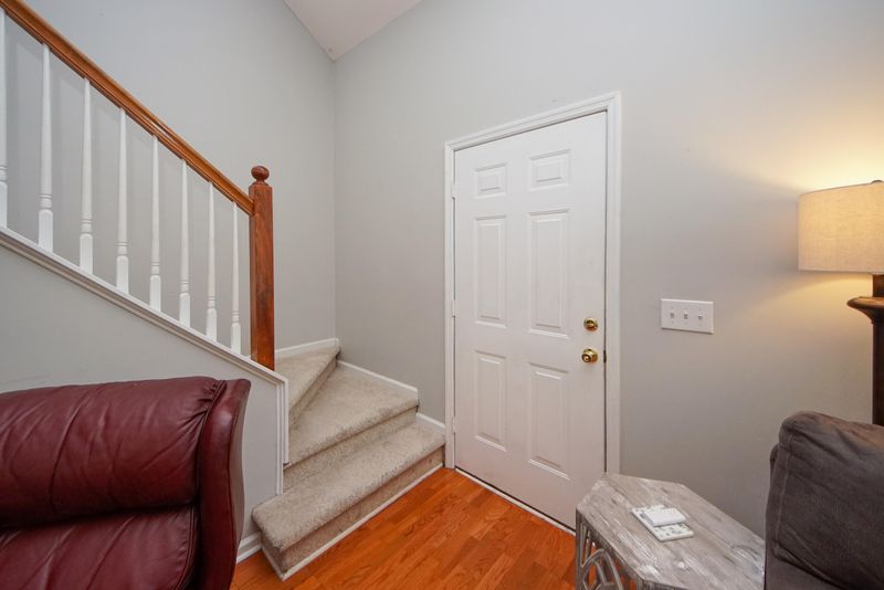 121 Stonehurst Dr, Goose Creek, SC 29445