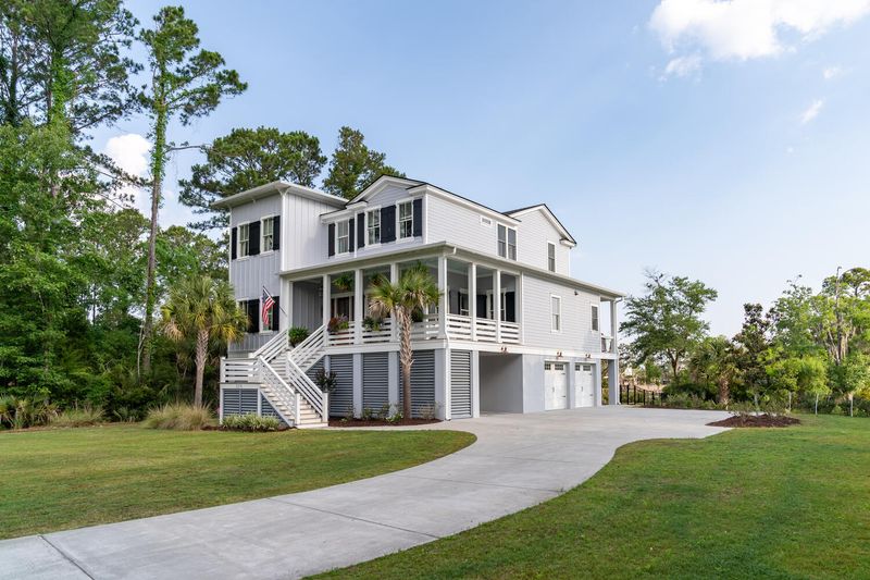 3216 Pignatelli Crescent, Mount Pleasant, SC 29466
