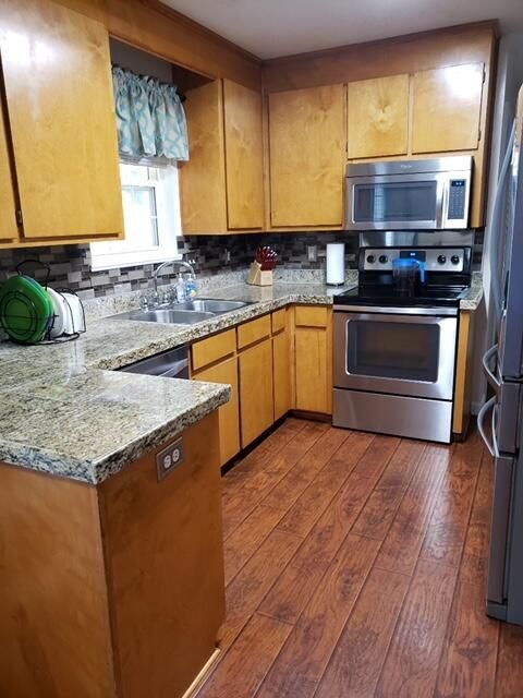 209 Somerset Dr, Goose Creek, SC 29445