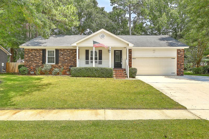 141 Fox Chase Dr, Goose Creek, SC 29445