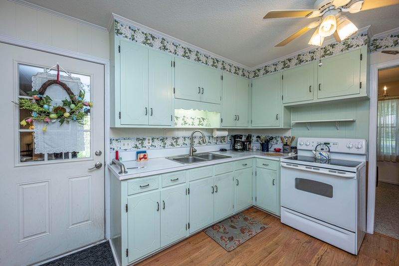 114 Arbor Rd, Summerville, SC 29485