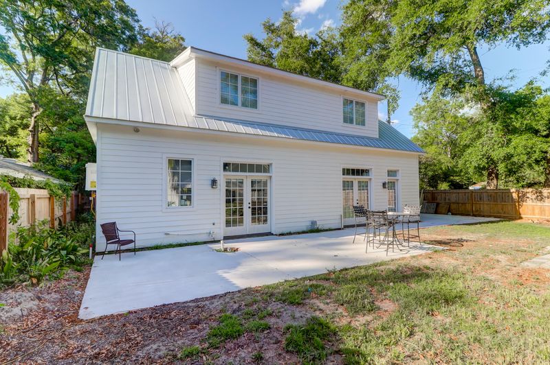 2104 Medway Rd, Charleston, SC 29412