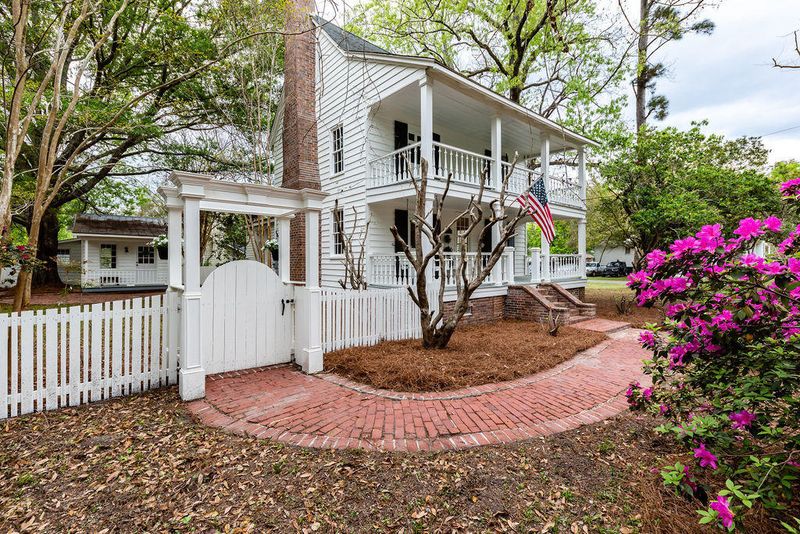 400 S Gum St, Summerville, SC 29483