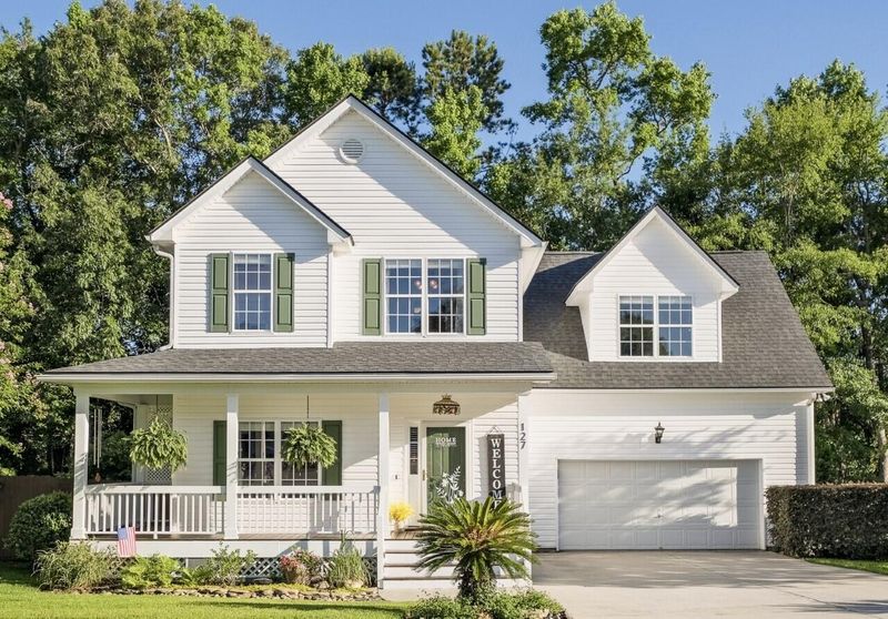 127 Hanahan Plantation Cir, Hanahan, SC 29410