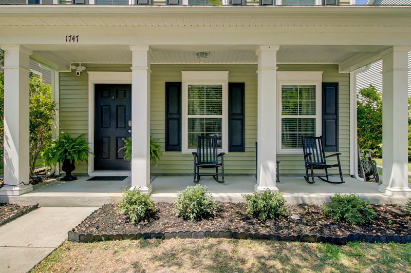 1747 Towne St, Johns Island, SC 29455