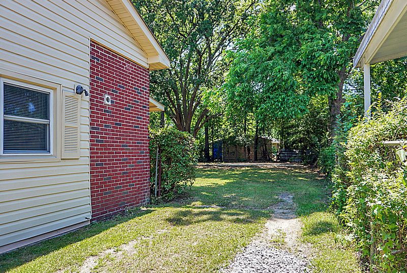 7026 Kenneth Dr, North Charleston, SC 29406
