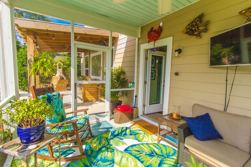692 Goodlet Cir, Charleston, SC 29412