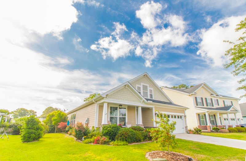 692 Goodlet Cir, Charleston, SC 29412