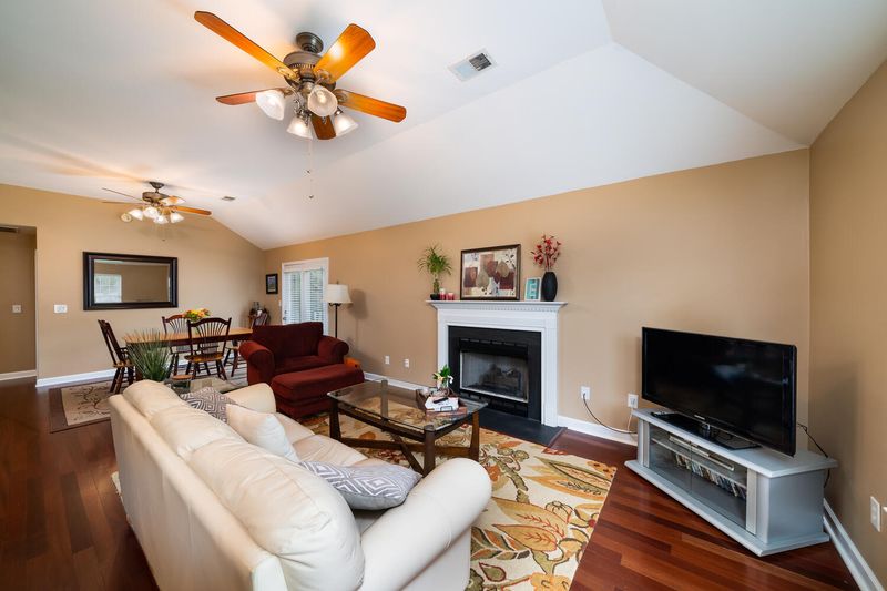 994 Stono River Dr, Charleston, SC 29412