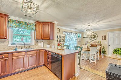 2852 Fernwood Dr, North Charleston, SC 29406