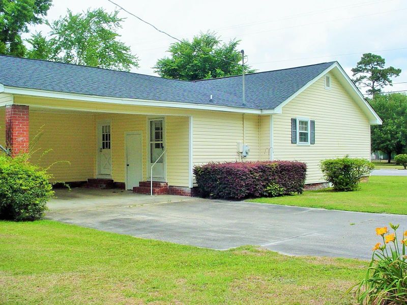 126 Hotel St, Saint Stephen, SC 29479