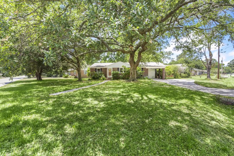 325 Stinson Dr, Charleston, SC 29407