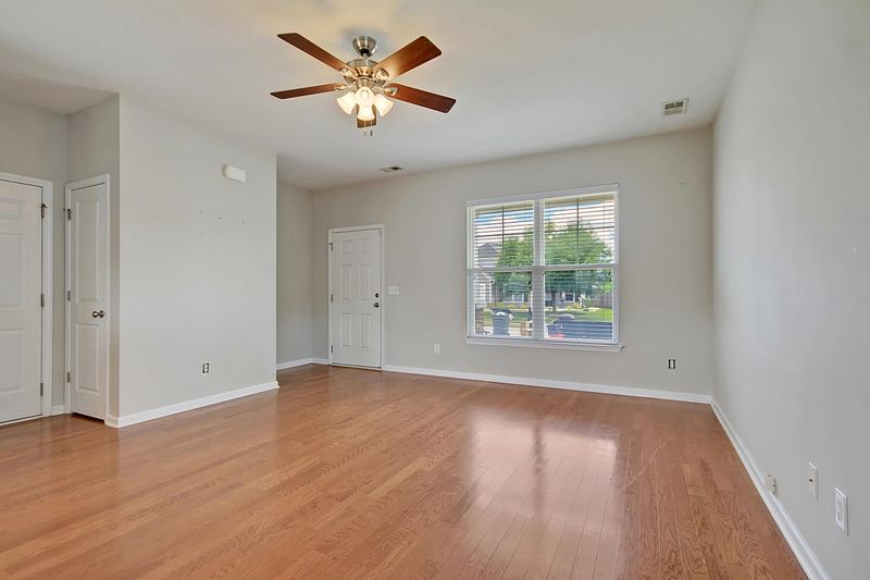 8225 Little Sydneys Way, North Charleston, SC 29406