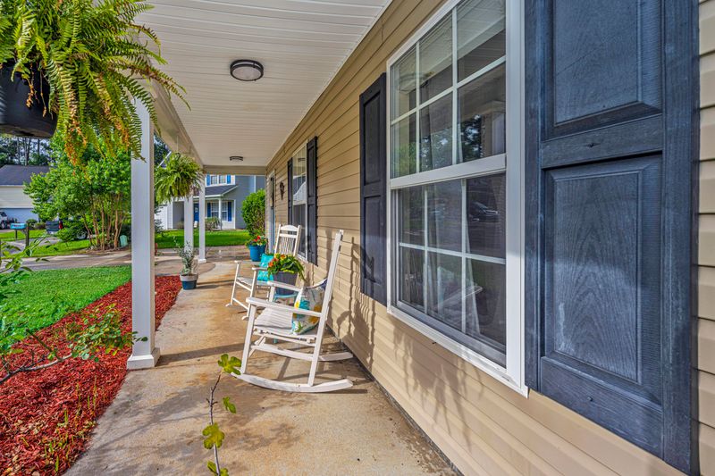 220 Bainsbury Ln, Summerville, SC 29483