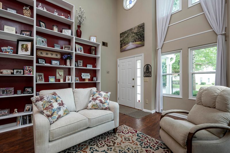 2695 Lake Myrtle Dr, Charleston, SC 29414