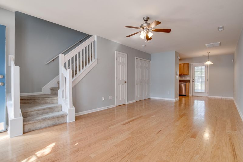 574 Truman Dr, Goose Creek, SC 29445