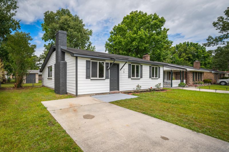 75 Tanbark Ct, Goose Creek, SC 29445