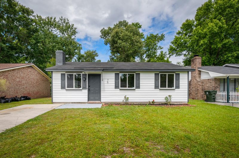 75 Tanbark Ct, Goose Creek, SC 29445