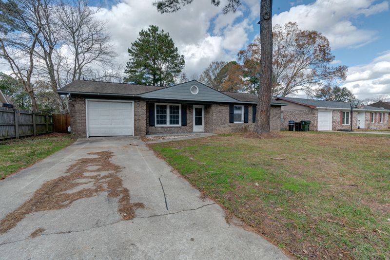 122 Mulberry Dr, Summerville, SC 29486