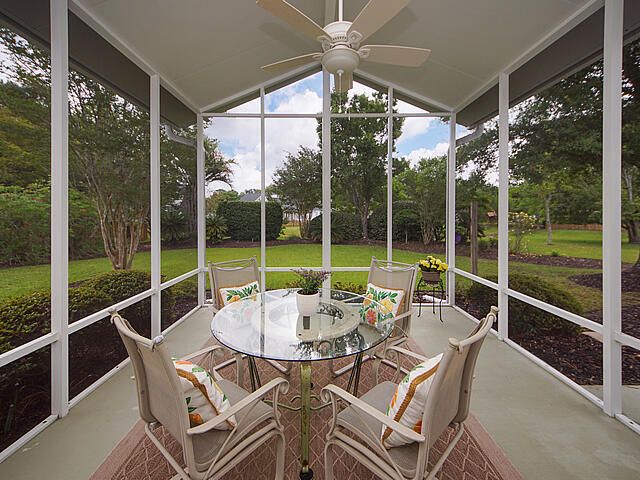 1569 Sweet Myrtle Cir, Mount Pleasant, SC 29466