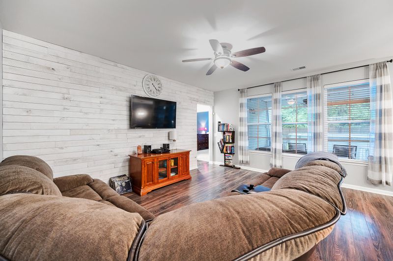 1342 Hermitage Ln, Ladson, SC 29456