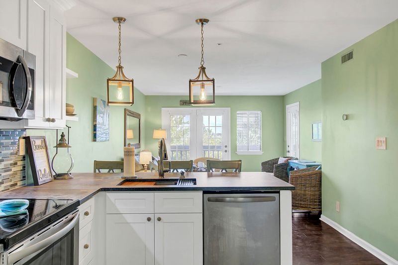 123 Marshview Villas Dr, Folly Beach, SC 29439