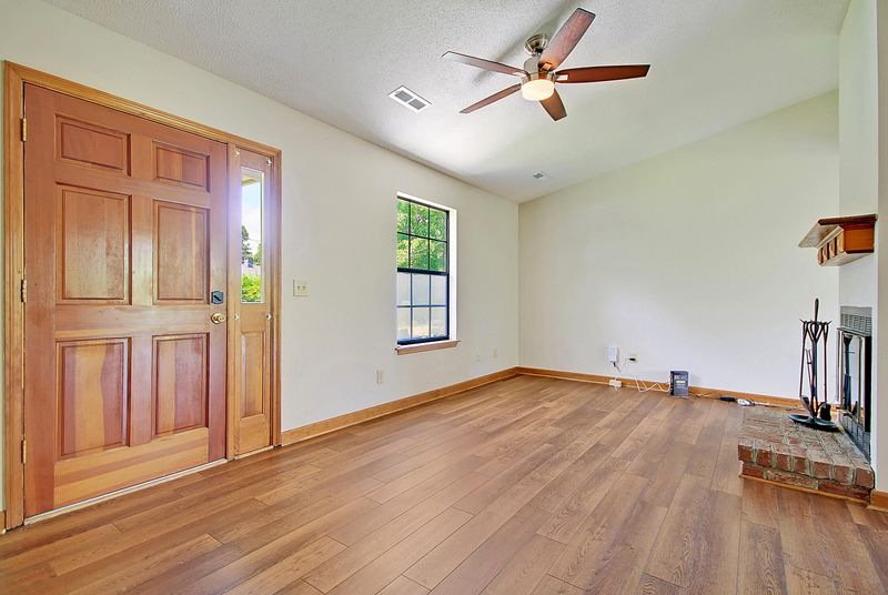 2115 Canal St, Charleston, SC 29412