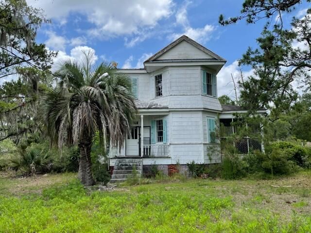 7779 Steamboat Landing Rd, Edisto Island, SC 29438
