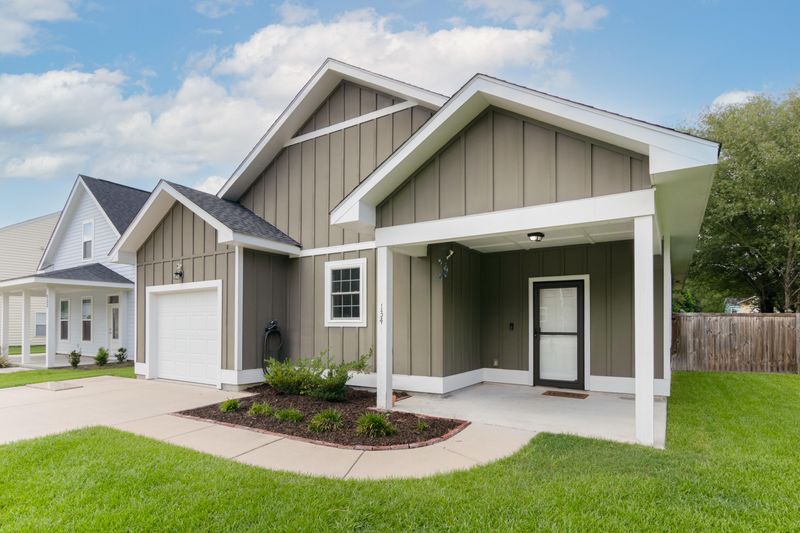 134 Brightwood Dr, Huger, SC 29450