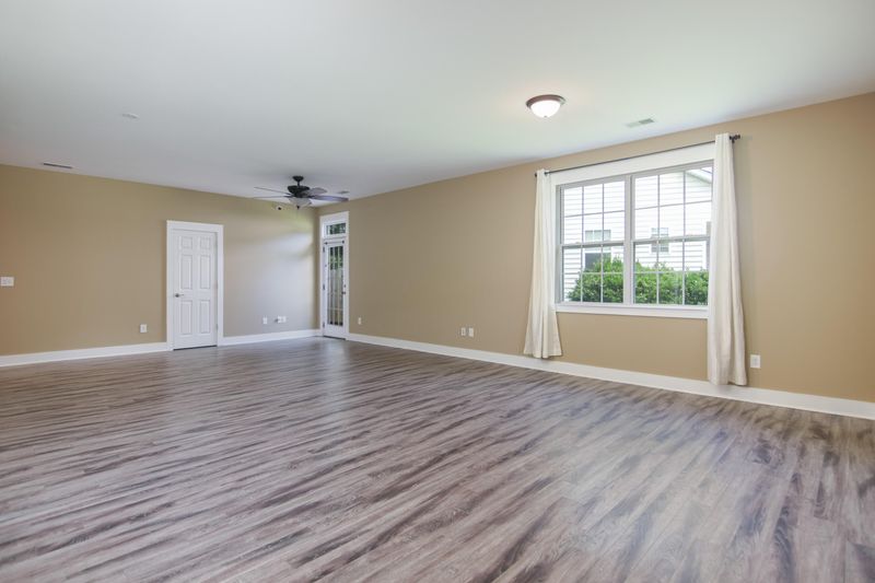134 Brightwood Dr, Huger, SC 29450