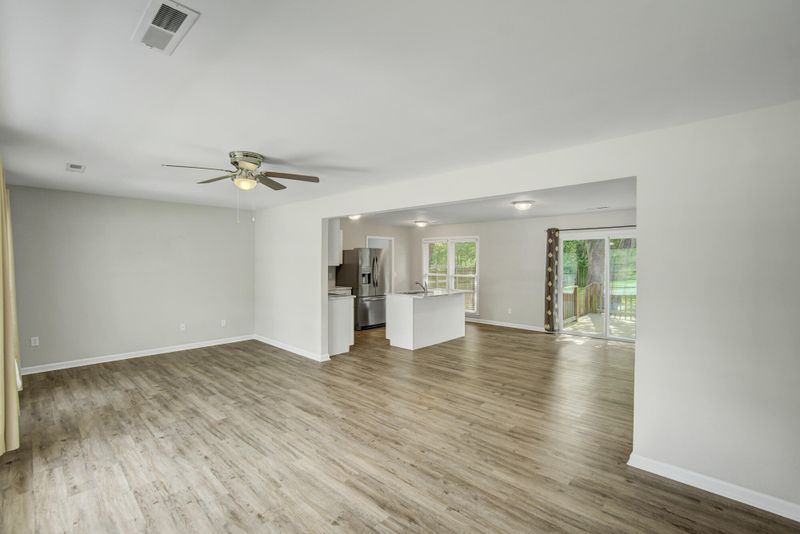 209 Pinewood Dr, Summerville, SC 29483