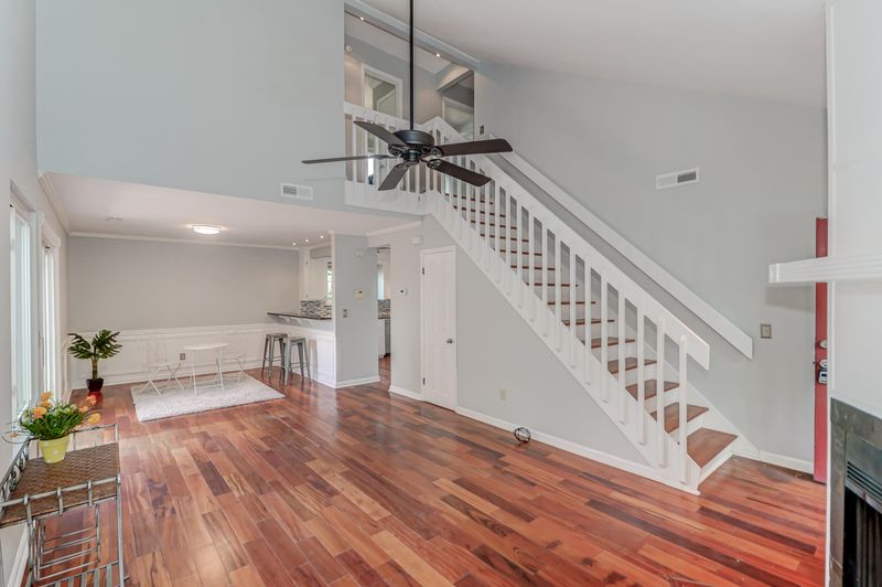 8 Maplecrest Dr, Charleston, SC 29412