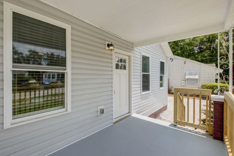 3516 Admiral Dr, North Charleston, SC 29405