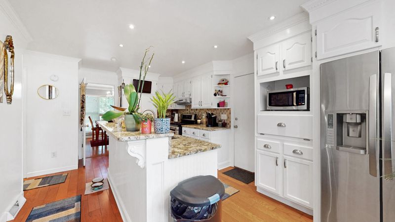 200 Thames Ave, Summerville, SC 29485