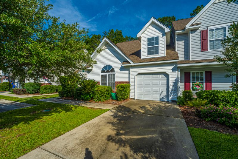 800 Buckthorn Cir, Summerville, SC 29483