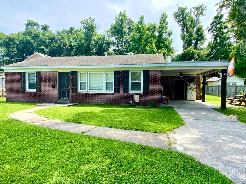 2002 Nitsa St, Johns Island, SC 29455
