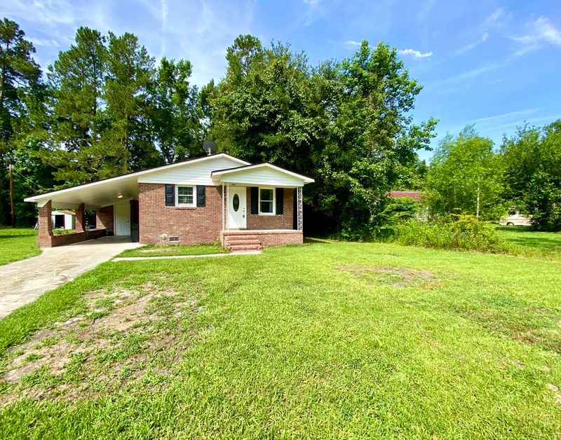 161 Wells Cir, Saint Stephen, SC 29479