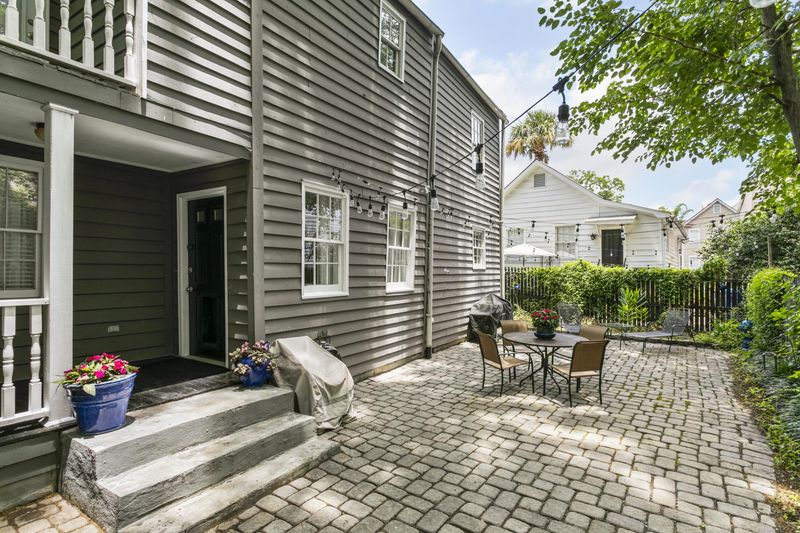 8 Carrere Ct, Charleston, SC 29403