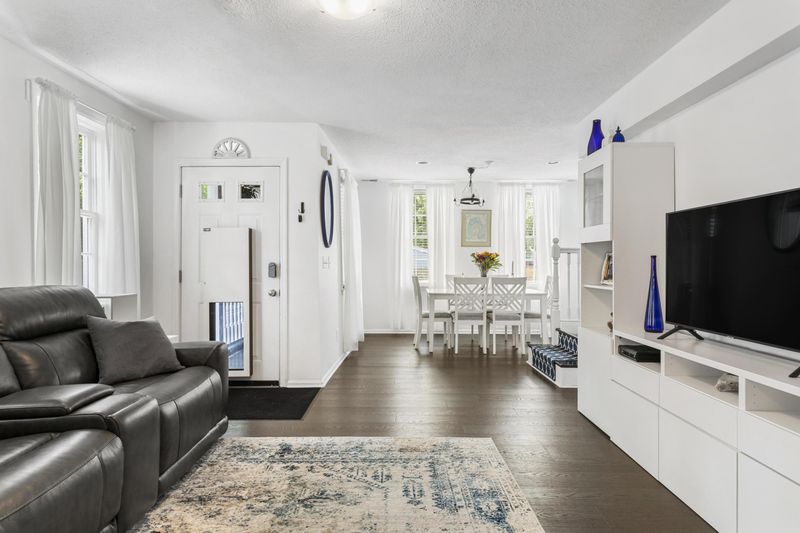 8 Carrere Ct, Charleston, SC 29403