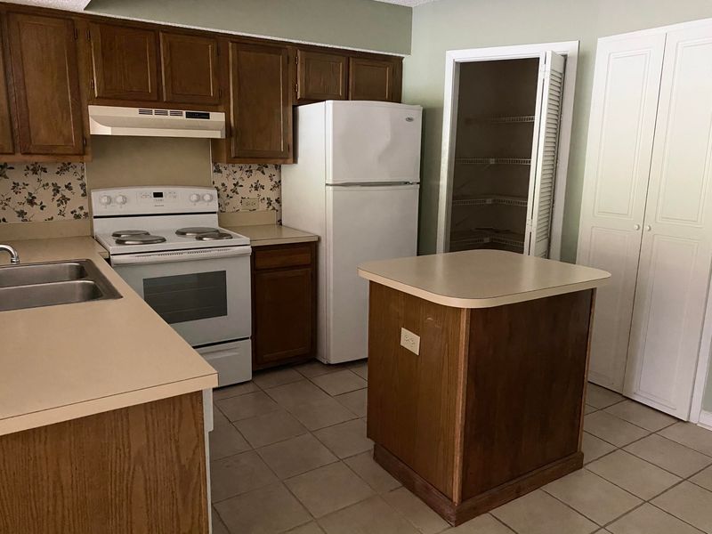 1307 Tailrace Dr, Moncks Corner, SC 29461