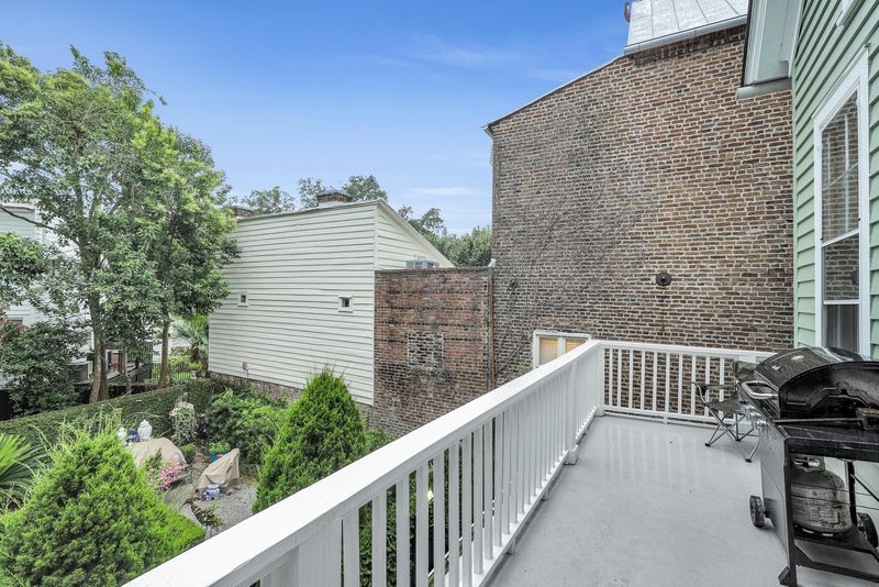 165 Broad St #A2, Charleston, SC 29401