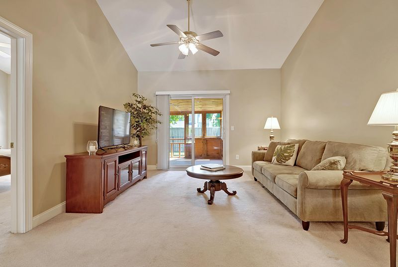 1668 Lauda Dr, Mount Pleasant, SC 29464