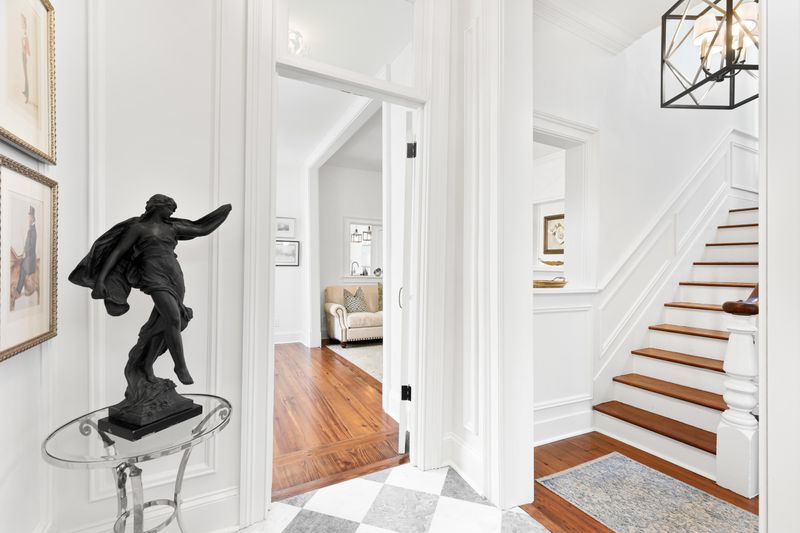 9 Savage St, Charleston, SC 29401