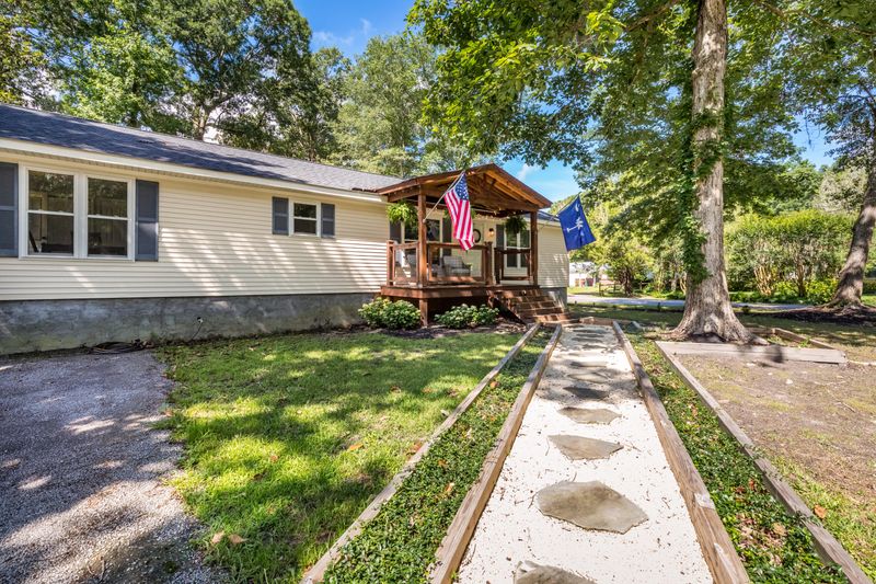 1986 Nitsa St, Johns Island, SC 29455