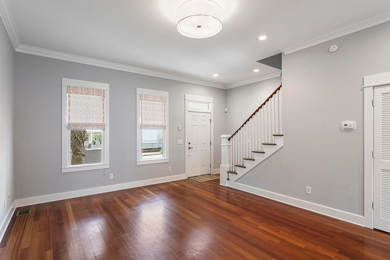 87 Bogard St, Charleston, SC 29403