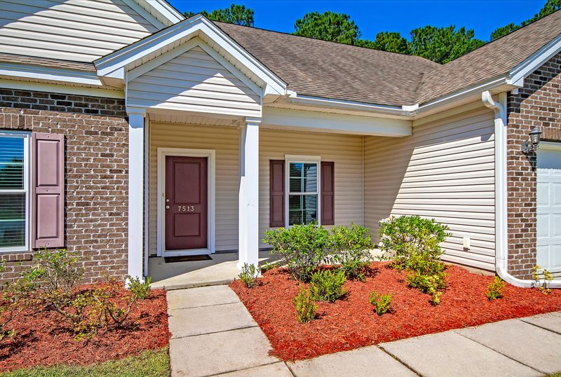 7513 Stargazer Dr, Hanahan, SC 29410