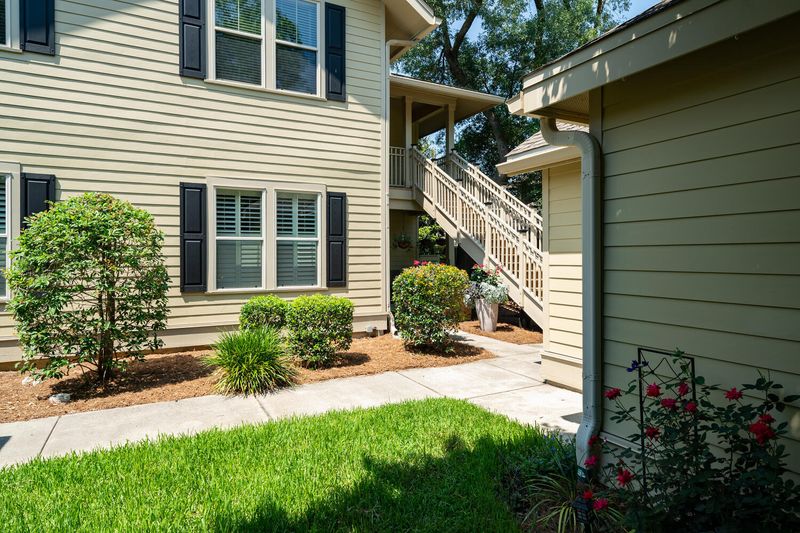 5558 Colonial Chatsworth Cir, North Charleston, SC 29418