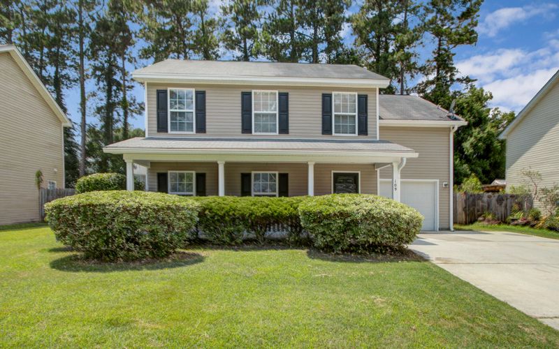 109 Bainsbury Ln, Summerville, SC 29483