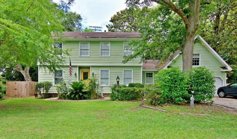 890 Regatta Rd, Charleston, SC 29412