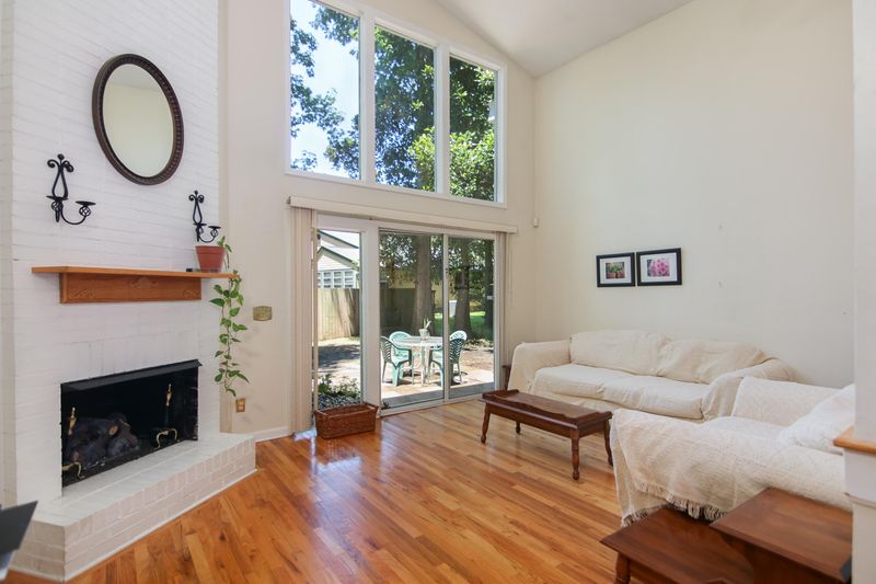 106 Kings Ct, Summerville, SC 29485